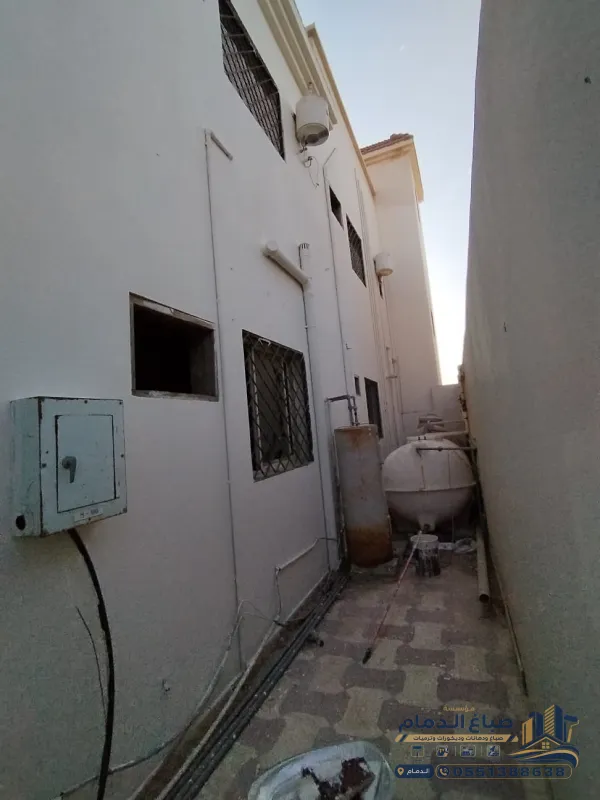مبنى سكني بالدمام بعد الانتهاء من تجديد الدهانات الخارجية والواجهة